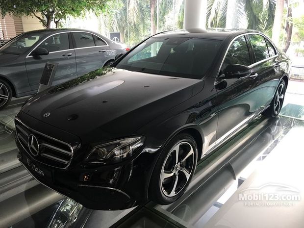  Mercedes  Benz E Class Mobil Bekas  Baru dijual di 