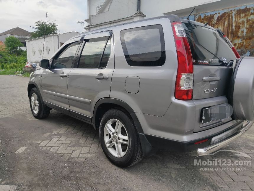 Jual Mobil  Honda  CR V 2006  RD 2 4 di Jawa Timur Automatic 