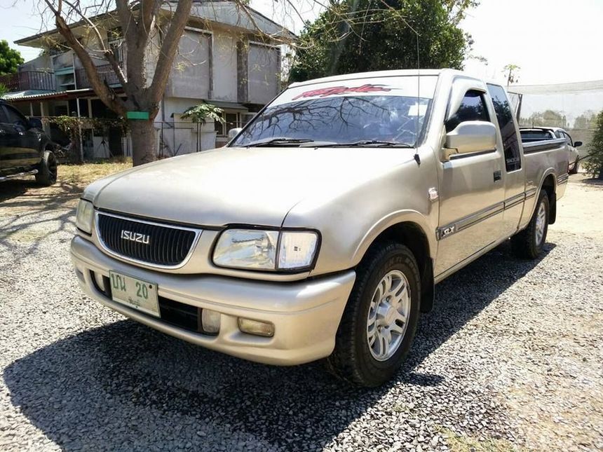 2001 Isuzu DRAGON POWER SLX Space Cab Pickup