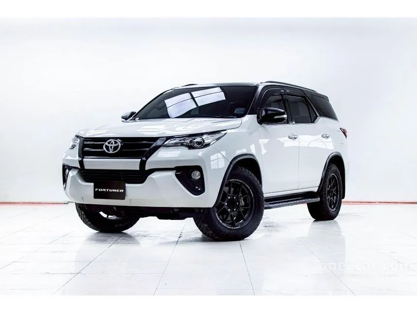 2016 Toyota FORTUNER V SUV