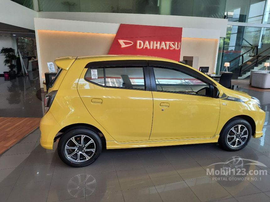 Jual Mobil  Daihatsu  Ayla  2021 R 1 2 di Jawa  Timur  Manual 