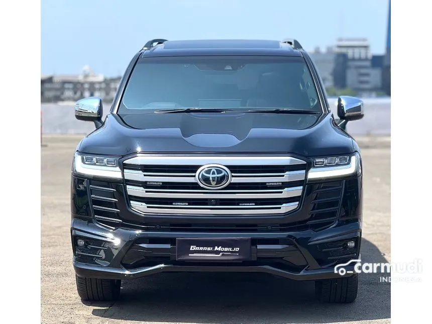 2023 Toyota Land Cruiser 300 VX-R SUV