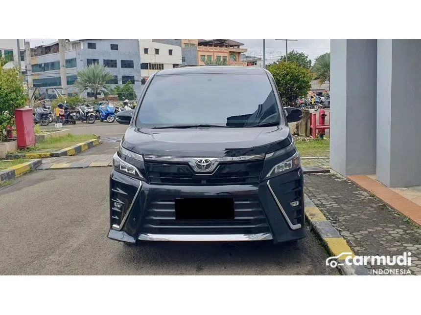 2018 Toyota Voxy MPV
