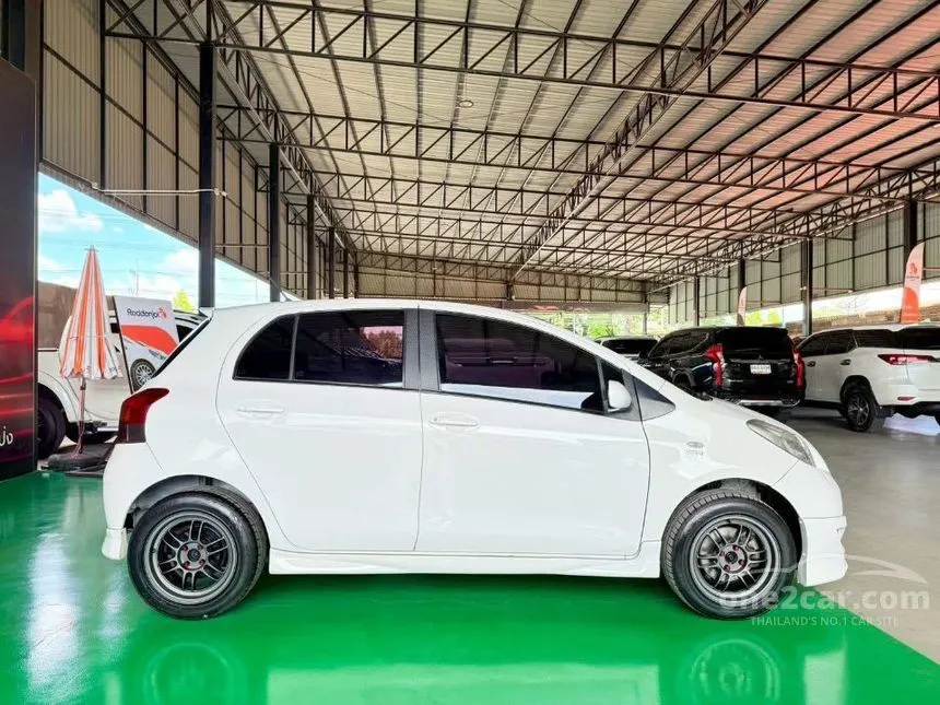 2011 Toyota YARIS E Hatchback