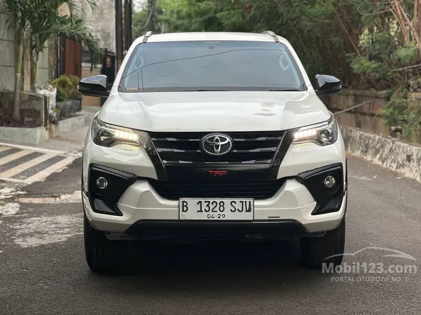 Jual Mobil Toyota Fortuner 2018 VRZ 2.4 di Banten Automatic SUV Putih Rp 380.000.000
