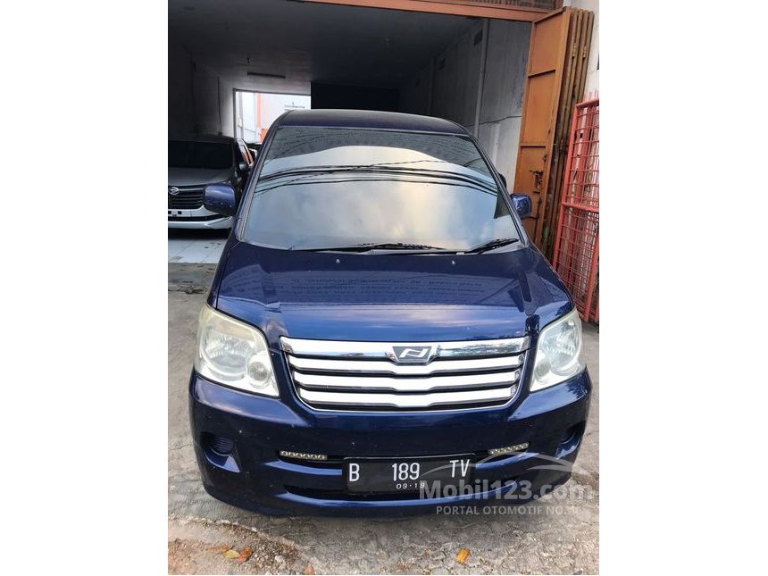 Jual Mobil Toyota Noah 2004 2.0 di Jawa Barat Automatic 