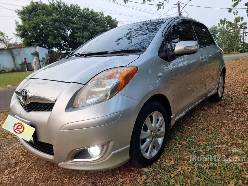 2010 Toyota Yaris E Hatchback