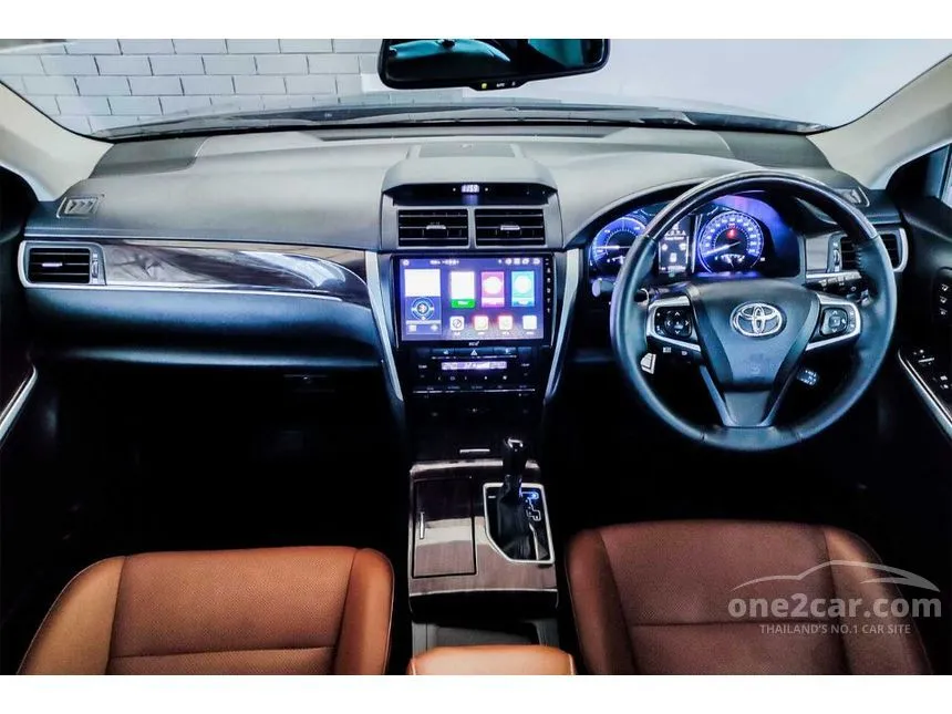 2018 Toyota Camry Hybrid Premium Sedan