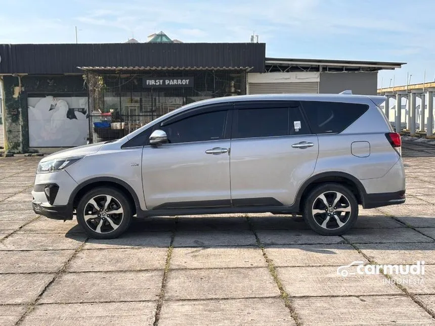 2022 Toyota Kijang Innova Venturer MPV