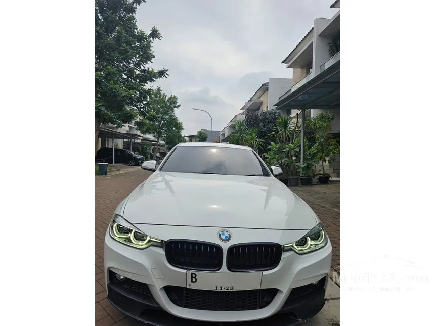 Jual Mobil BMW 320i 2018 Luxury 2.0 di DKI Jakarta Automatic Sedan Putih Rp 334.000.000