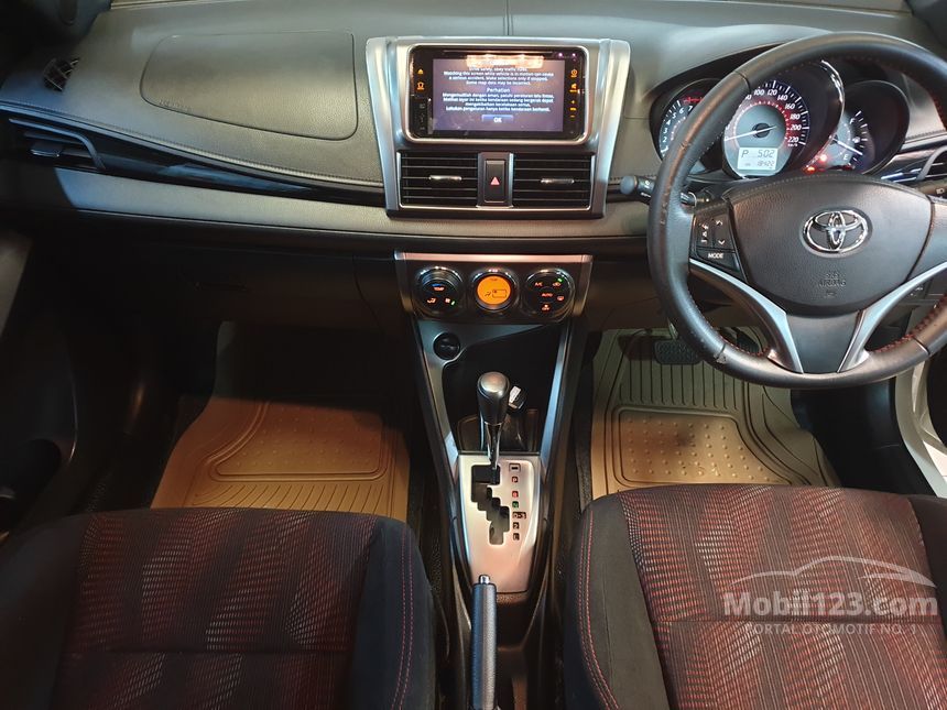 Jual Mobil Toyota Yaris 2015 TRD Sportivo 1.5 di Jawa Timur Automatic