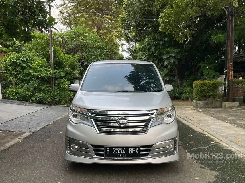 Jual Mobil Nissan Serena 2015 Panoramic 2.0 di Banten Automatic MPV Silver Rp 193.000.000