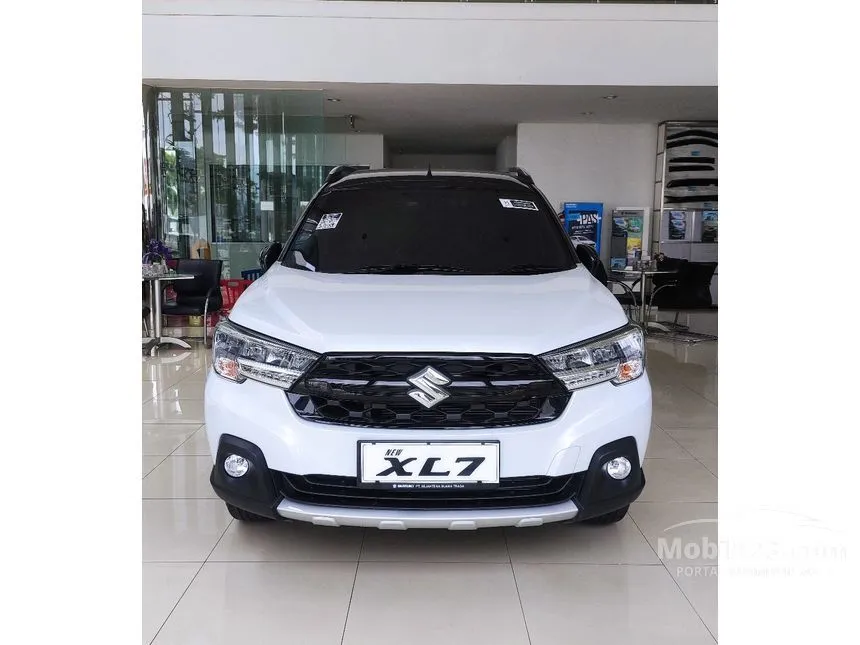 Jual Mobil Suzuki XL7 2025 Alpha Hybrid (Two Tone) 1.5 di DKI Jakarta Automatic SUV Putih Rp 220.000.000