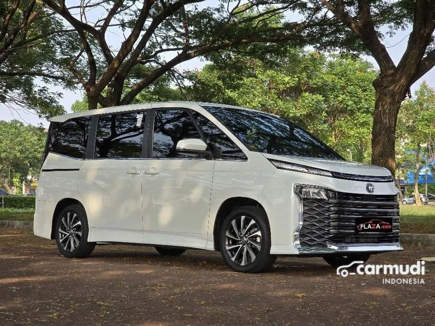 Jual Mobil Toyota Voxy 2022 2.0 di DKI Jakarta Automatic Wagon Putih Rp 392.000.000