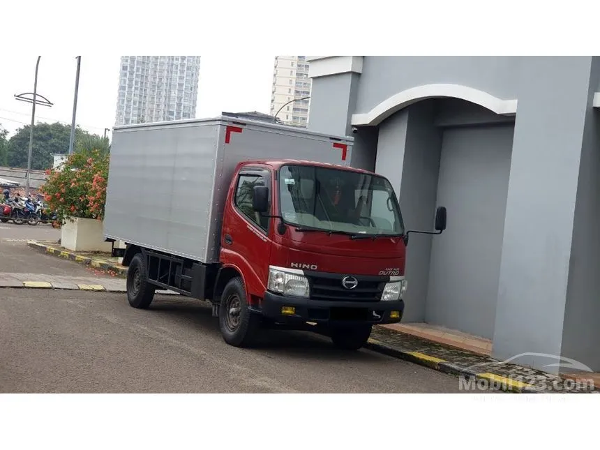 2015 Hino Dutro 110 SDL Truck