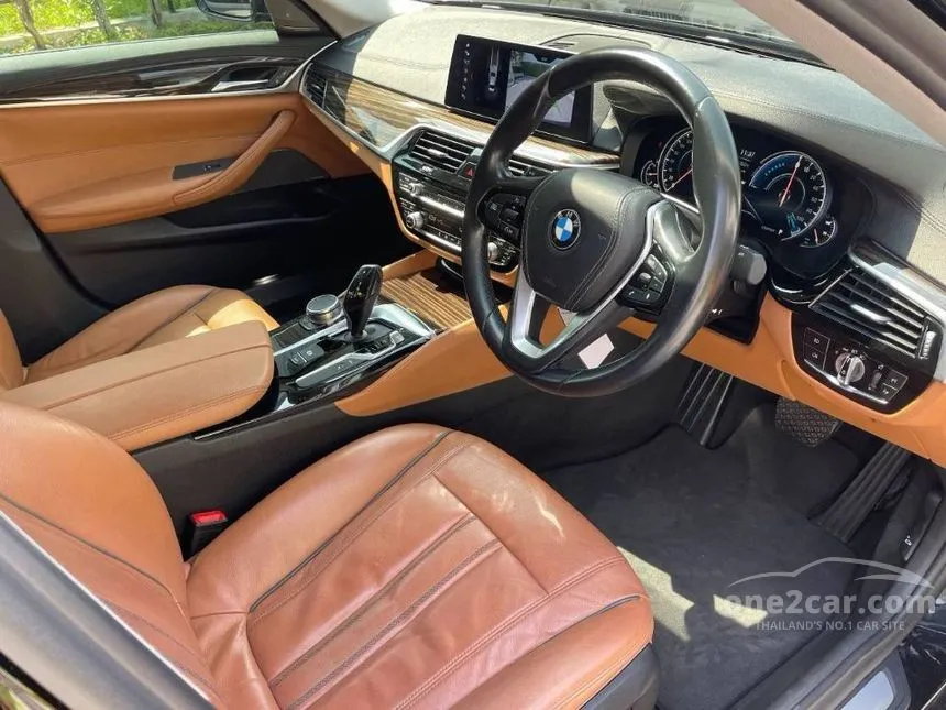 2018 BMW 530e Luxury Sedan