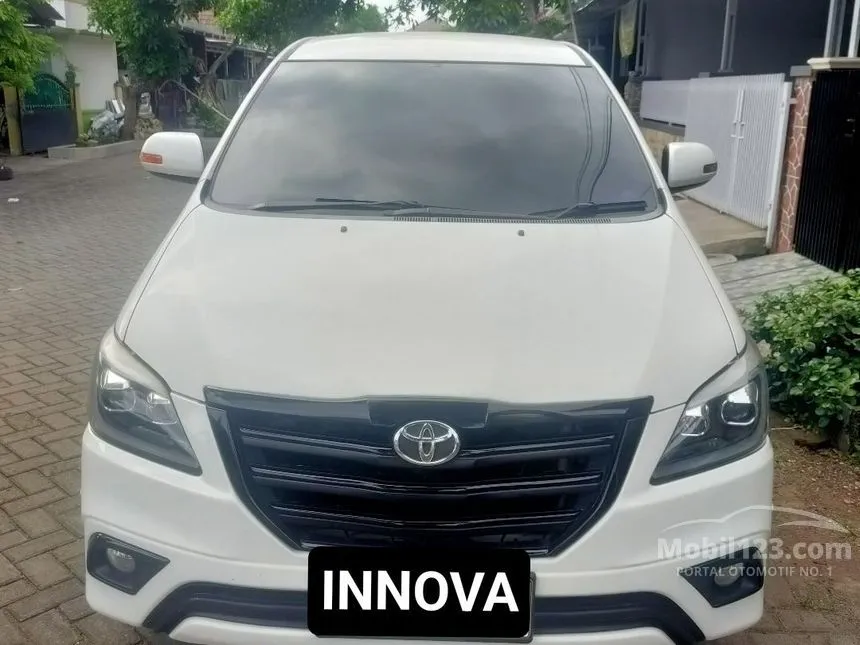 Jual Mobil Toyota Kijang Innova 2014 V 2.5 di Jawa Timur Automatic MPV Putih Rp 260.000.000