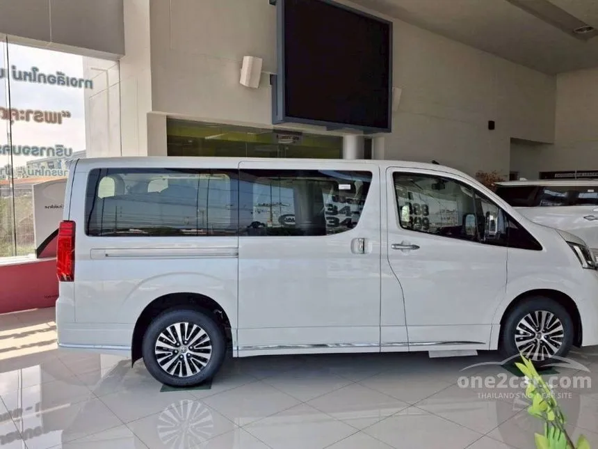 2026 Toyota Majesty Premium Van