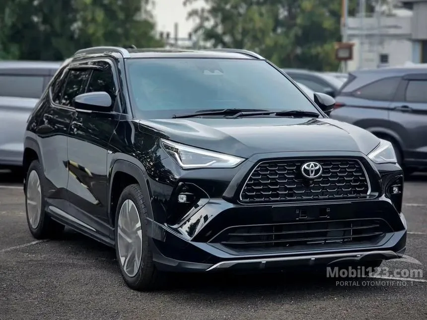 2026 Toyota Yaris Cross S HV with GR Parts Aero Pkg SUV