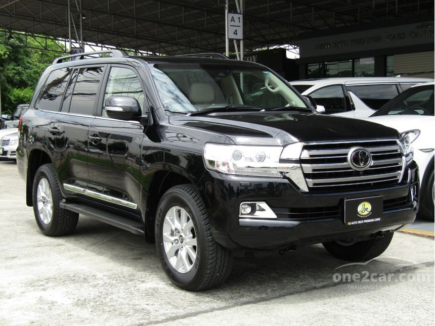 2018 Toyota Land Cruiser 4.5 200 Sahara Wagon AT 4WD for sale on One2car