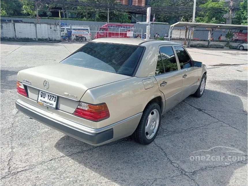 1992 Mercedes-Benz 230E Sedan