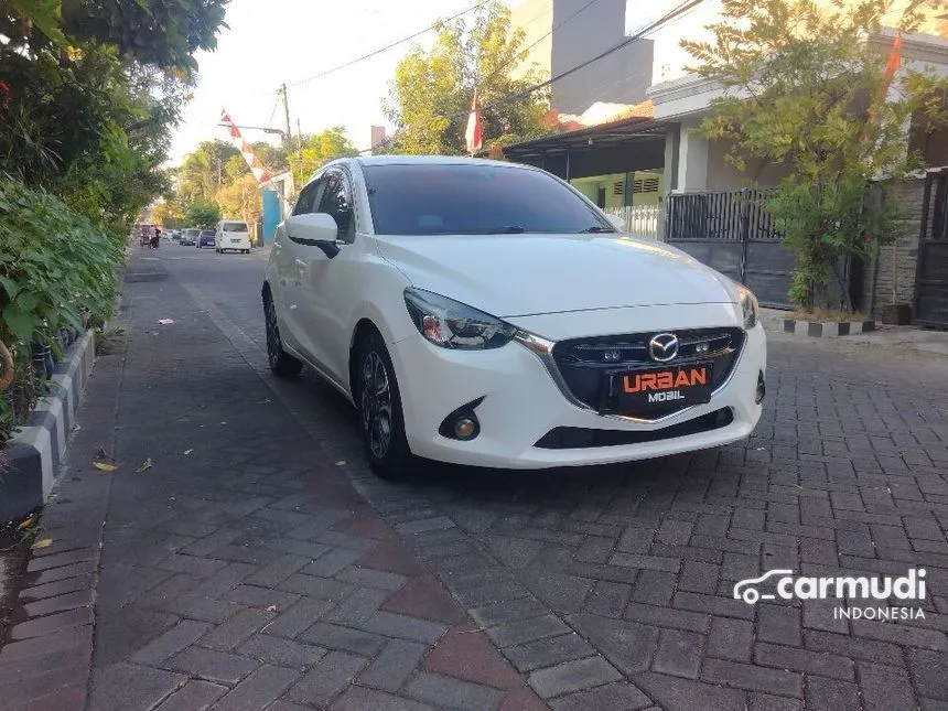 Jual Mobil Mazda 2 2015 GT 1.5 di Jawa Timur Automatic Hatchback Putih Rp 180.000.000