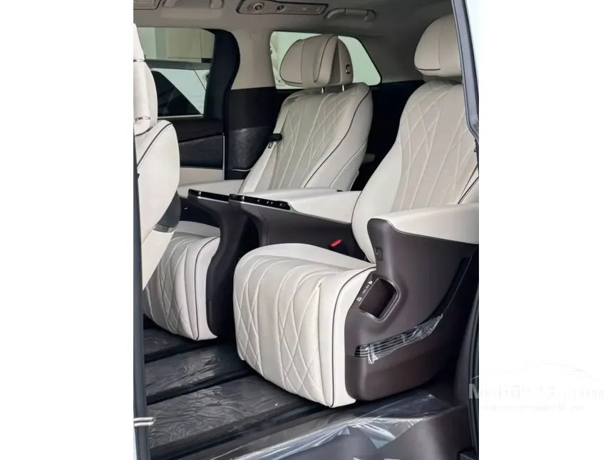 2025 Denza D9 Advanced MPV