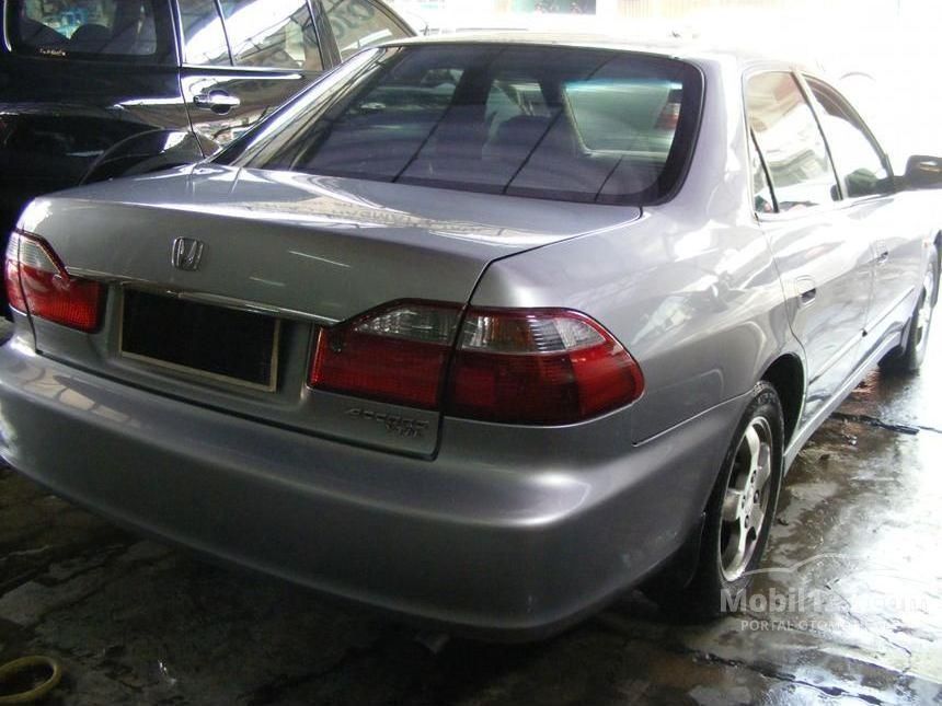 Modifikasi Honda Accord 2001