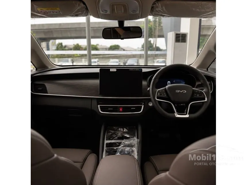 2026 BYD M6 DM-i Cross Advanced PHEV MPV