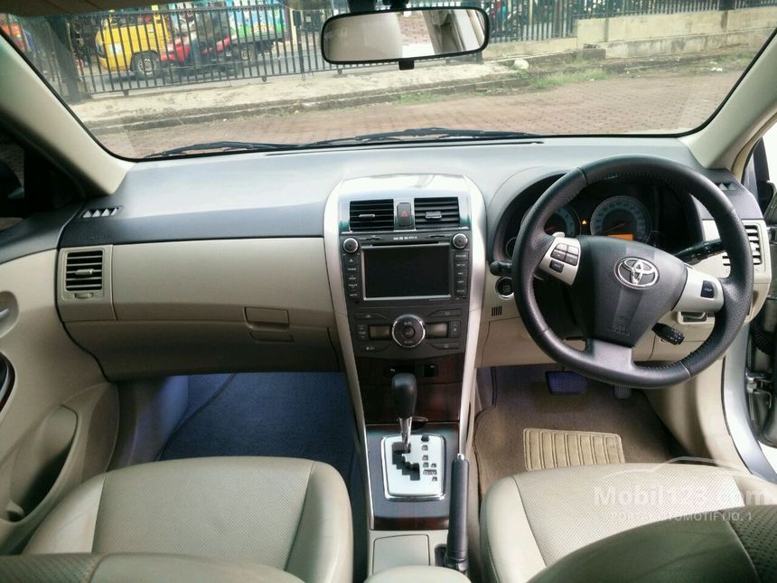 Jual Mobil  Toyota Corolla Altis  2010 V 2 0 di Jawa Barat 