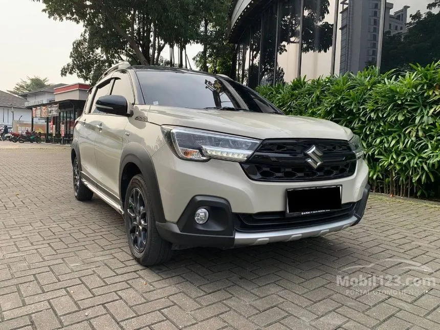 2025 Suzuki XL7 Alpha Hybrid SUV
