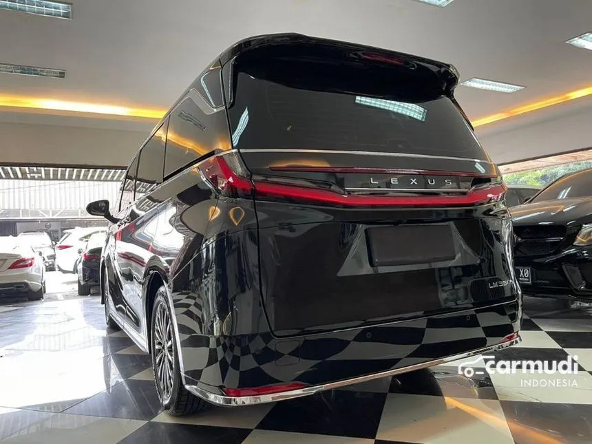 2024 Lexus LM 350h 7 Seater MPV
