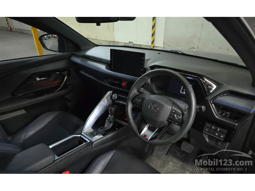 2023 Toyota Yaris Cross S HV SUV