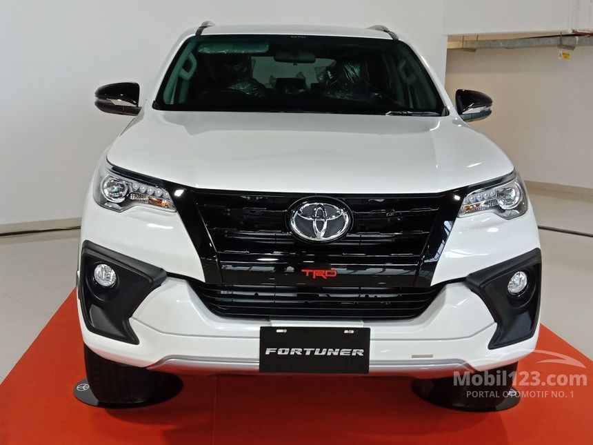 Jual Mobil Toyota Fortuner 2018 TRD 2.4 di Jawa Timur 