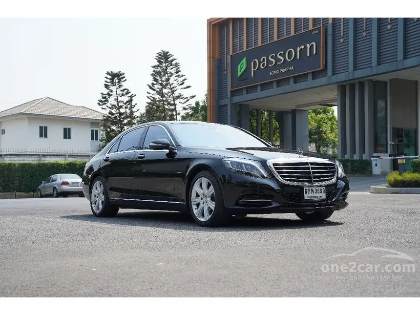 2017 Mercedes-Benz S500 e AMG Premium Sedan