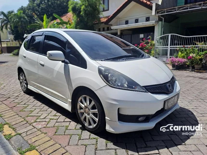 Jual Mobil Honda Jazz 2013 RS 1.5 di Jawa Timur Automatic Hatchback Putih Rp 145.000.000