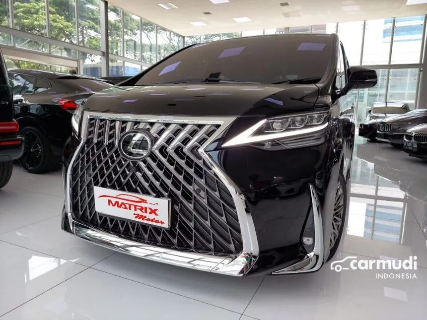 2022 Lexus LM350 Van Wagon