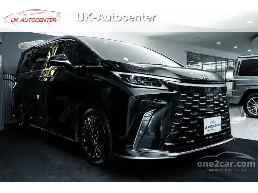 2023 Lexus LM350h Executive Van