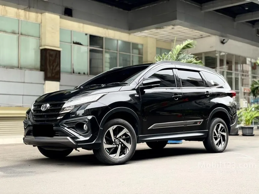 Jual Mobil Toyota Rush 2022 GR Sport 1.5 di DKI Jakarta Automatic SUV Hitam Rp 225.000.000