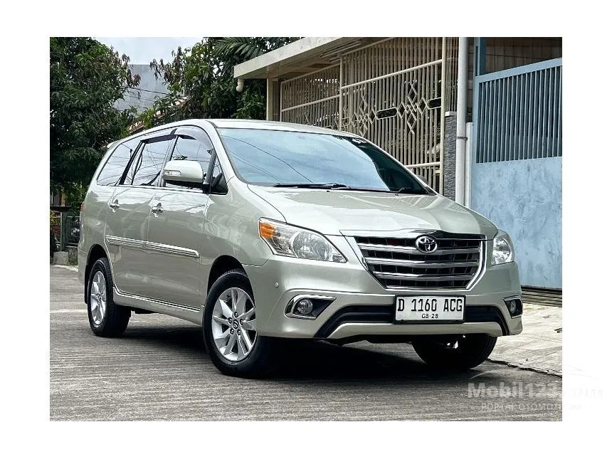 Jual Mobil Toyota Kijang Innova 2014 V 2.0 di Jawa Barat Automatic MPV Silver Rp 199.000.000