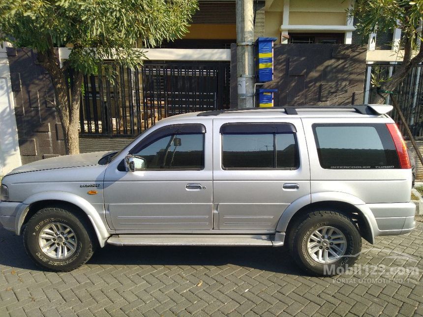 Jual Mobil  Ford  Everest  2004 XLT 2 5 di Jawa  Timur  