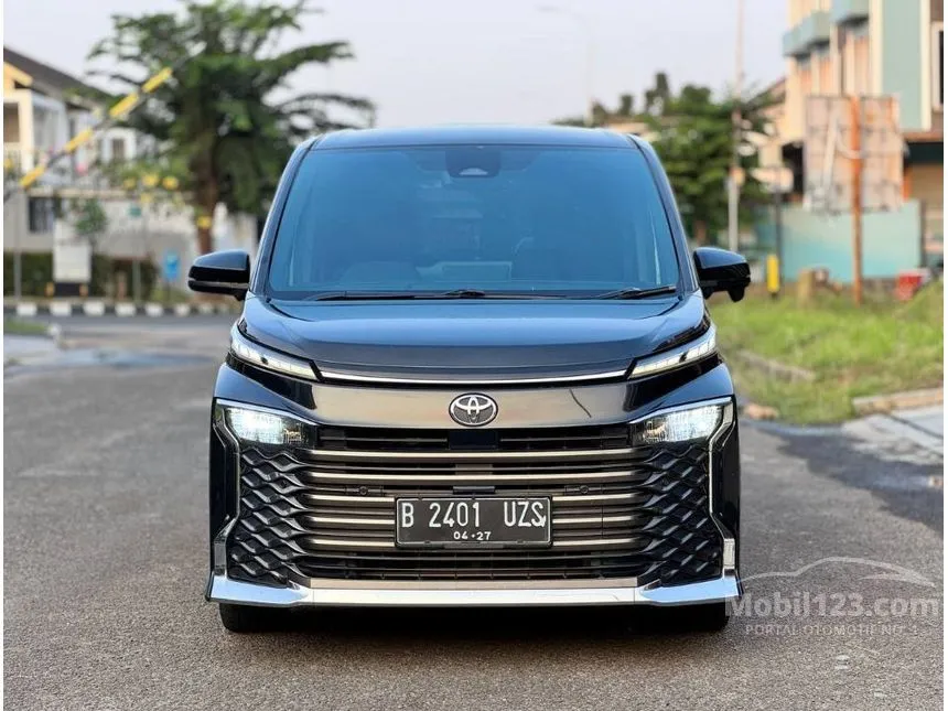 2022 Toyota Voxy MPV