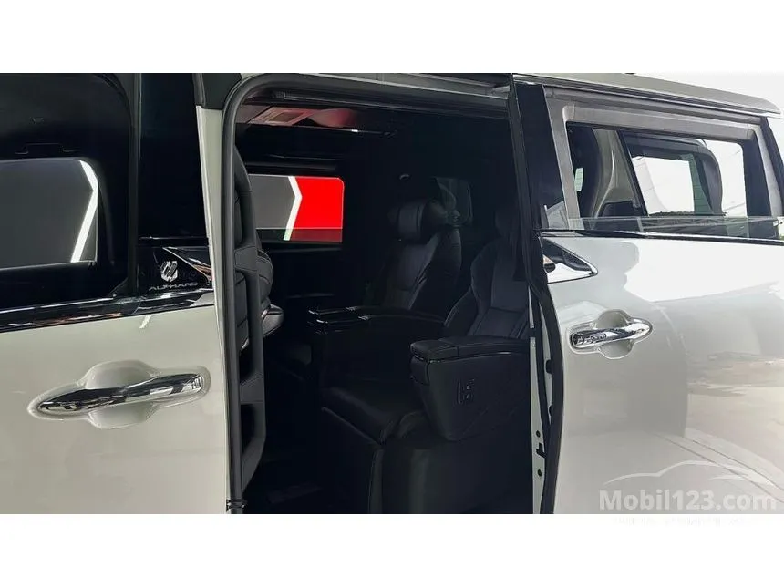 2024 Toyota Alphard HEV (Premium Color) MPV