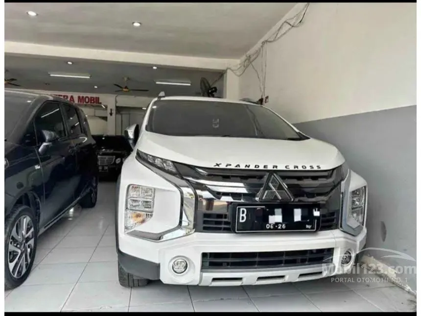 Jual Mobil Mitsubishi Xpander 2021 CROSS 1.5 di Jawa Timur Automatic Wagon Putih Rp 250.000.005