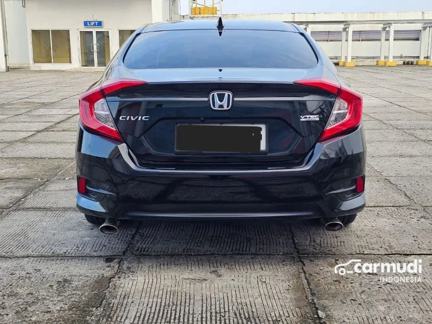 2018 Honda Civic ES Sedan