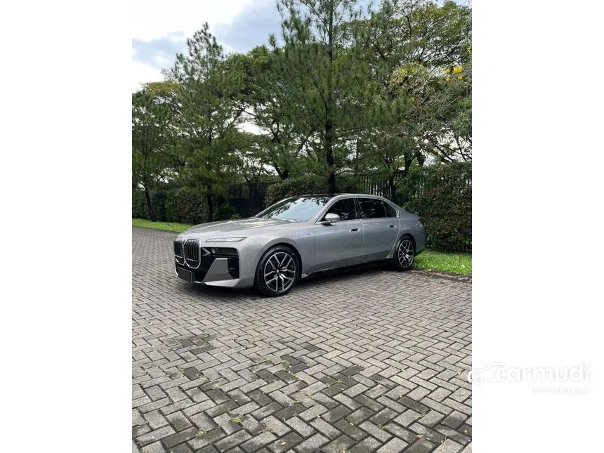 2023 BMW 735i M Sport Sedan