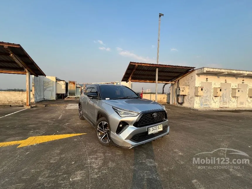 2023 Toyota Yaris Cross S HV (2 Tone) with GR Parts Aero Pkg SUV
