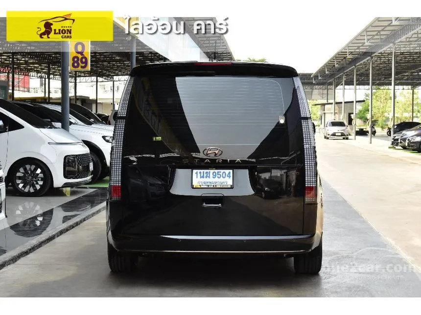 2022 Hyundai Staria Premium Van