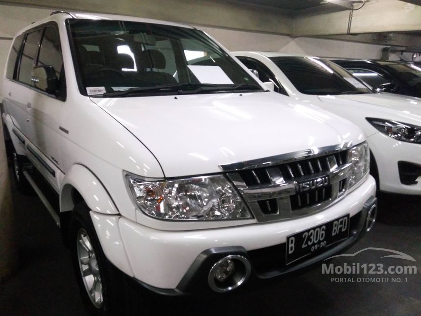 Jual Mobil Isuzu Panther  2022 GRAND  TOURING  2 5 di DKI 