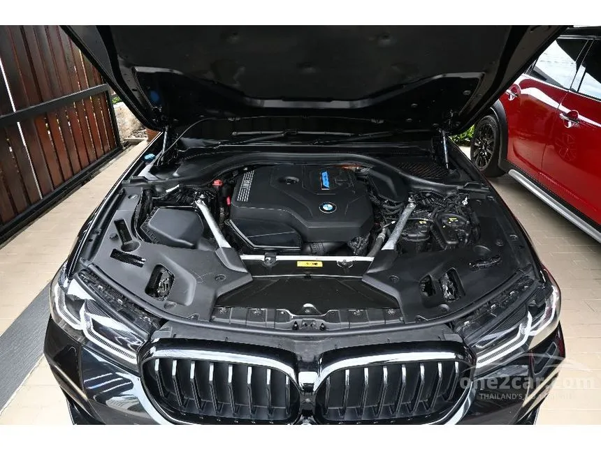 2022 BMW 530e M Sport Sedan